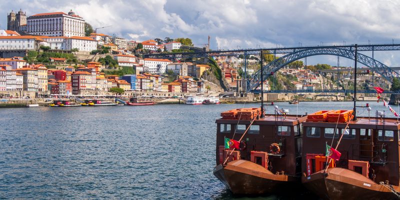 Oporto y el puente de Don Luis I sobre el Duero