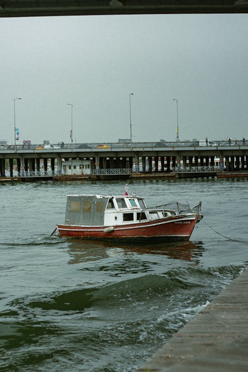 Kostnadsfri bild av båt, bro, byggnad