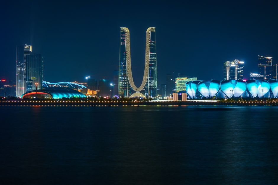 Jingmen - Luxury resort overlooking tropical waters