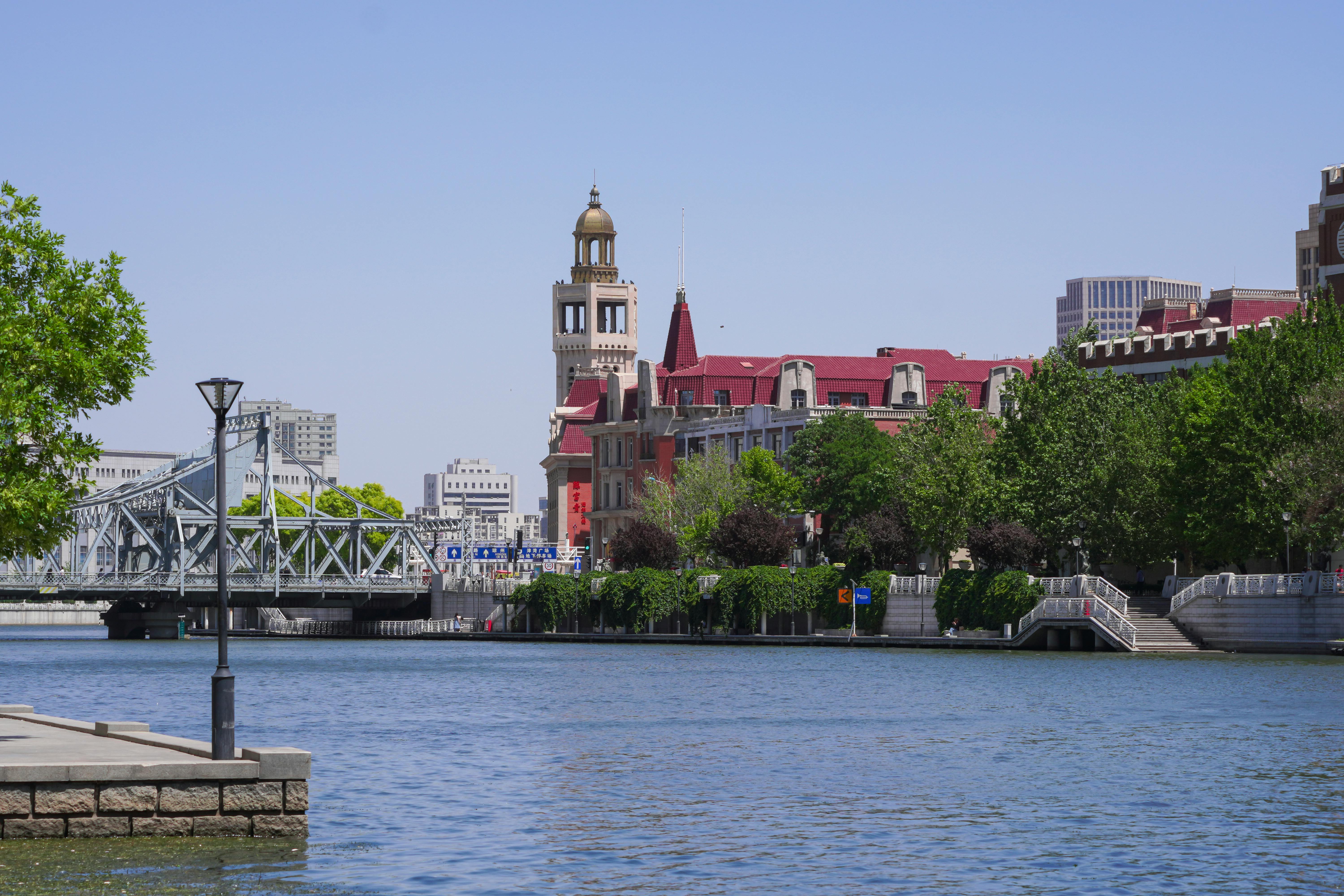 The Hidden World of Historical Scents Revealed