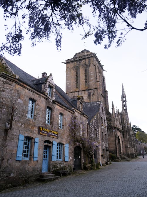 Locronan