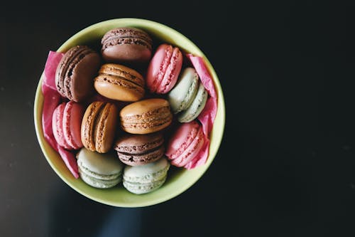 Foto d'estoc gratuïta de bol, dolços, macarons