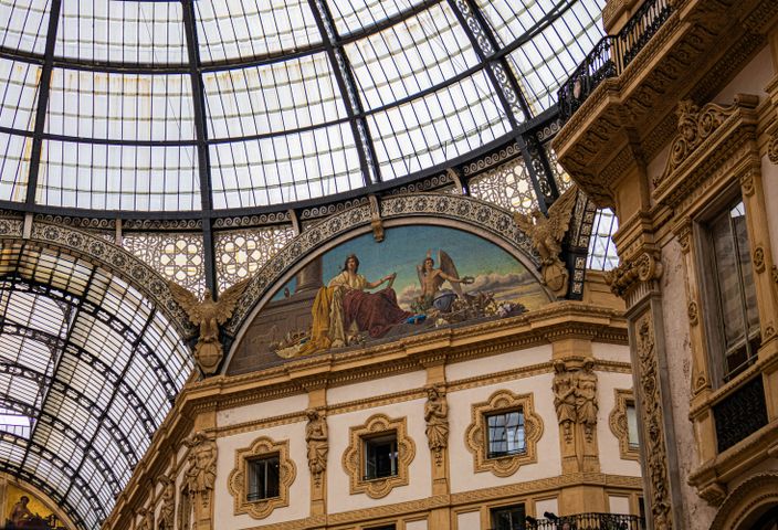 Explore the art and elegant architecture of Galleria Vittorio Emanuele II in Milan, Italy.