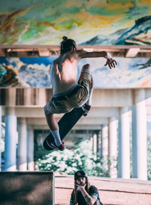 Free Mann, Der Skateboard Trick Tut Stock Photo