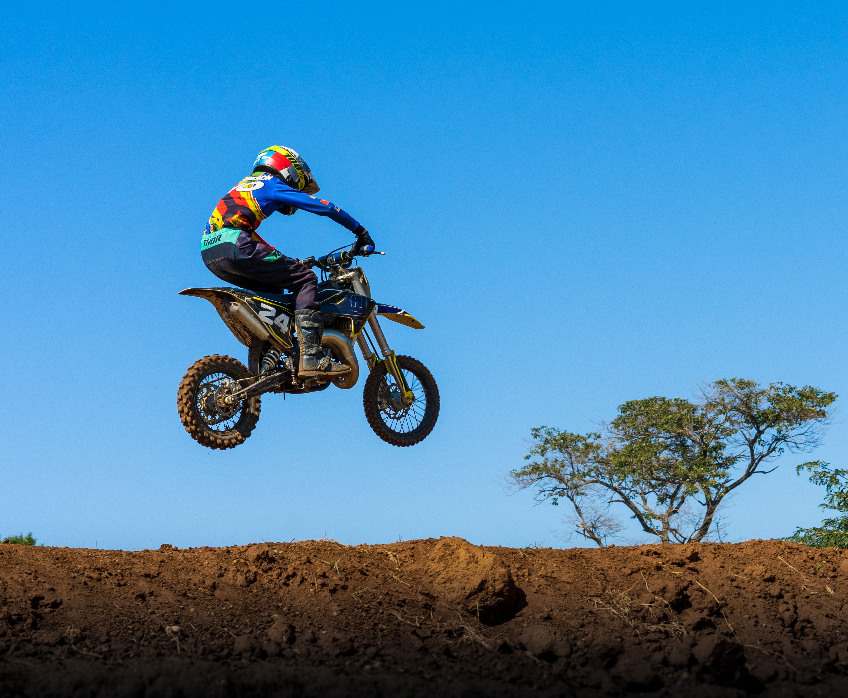 Rider on Dirt Bike Jumping · Free Stock Photo