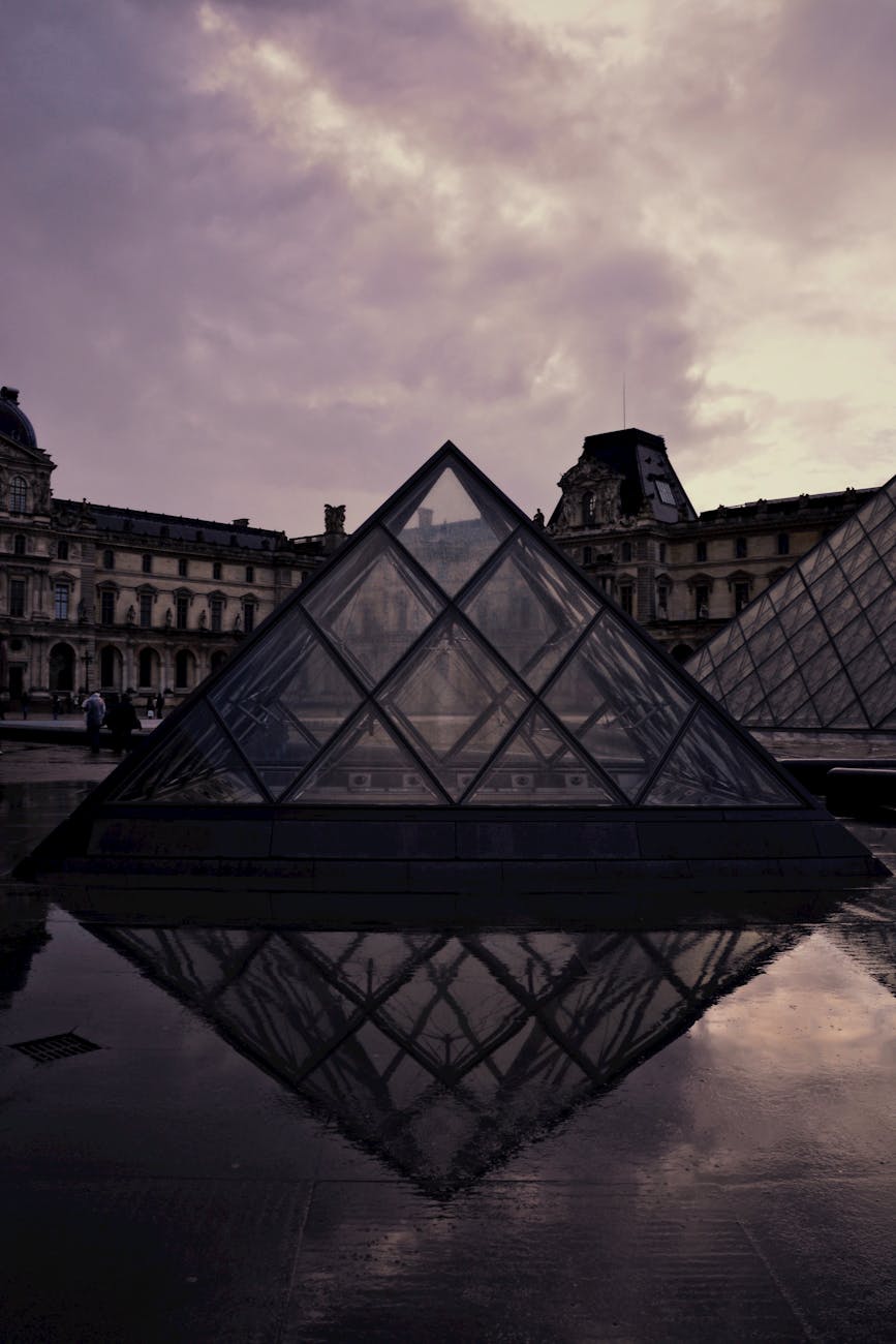 The Louvre | 11 Museums To Put On Your Bucket List, check it out at https://youresopretty.com/11-famous-museums/