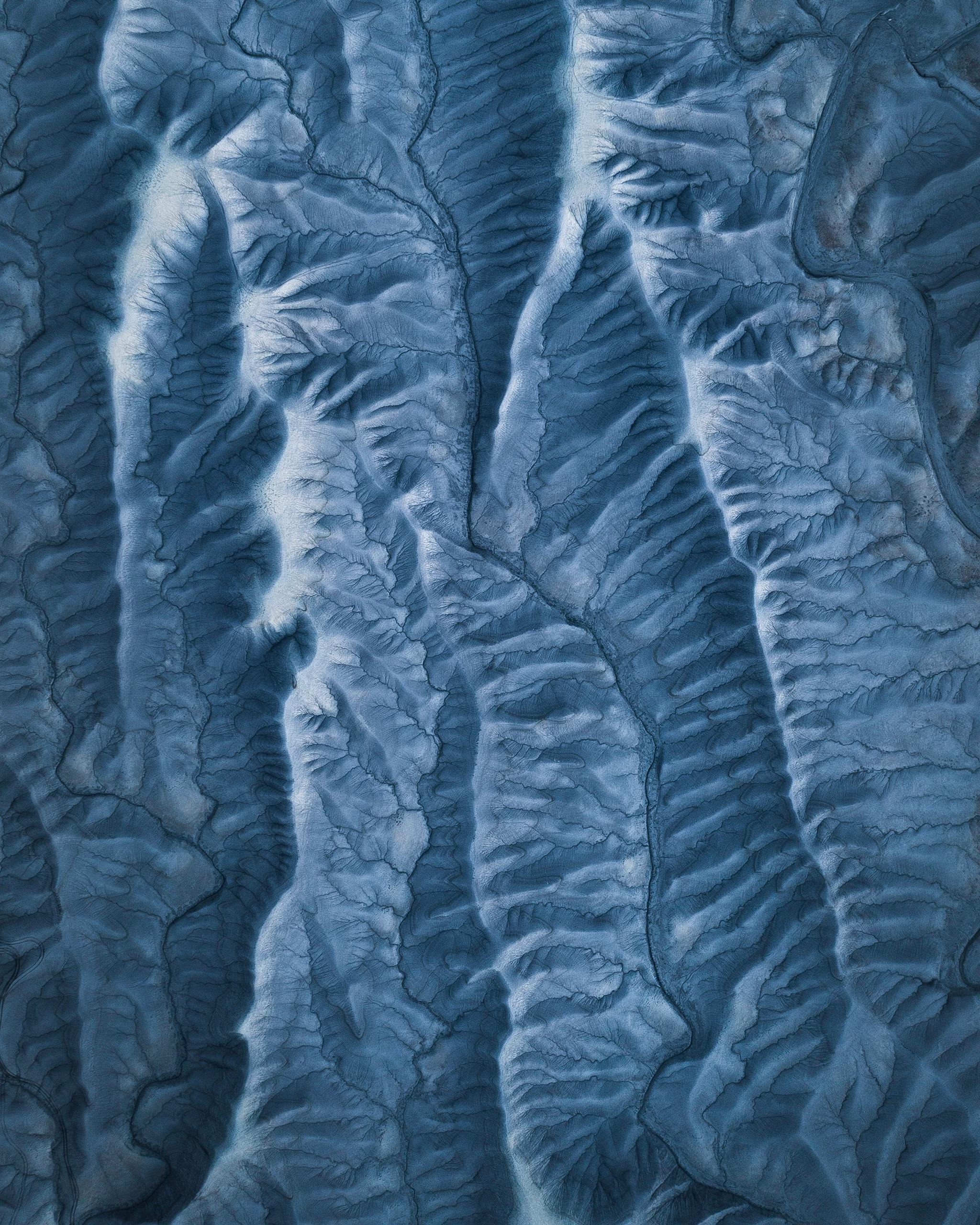 Categoría «Fondo azul oscuro» de fotos de stock, 13,503,944