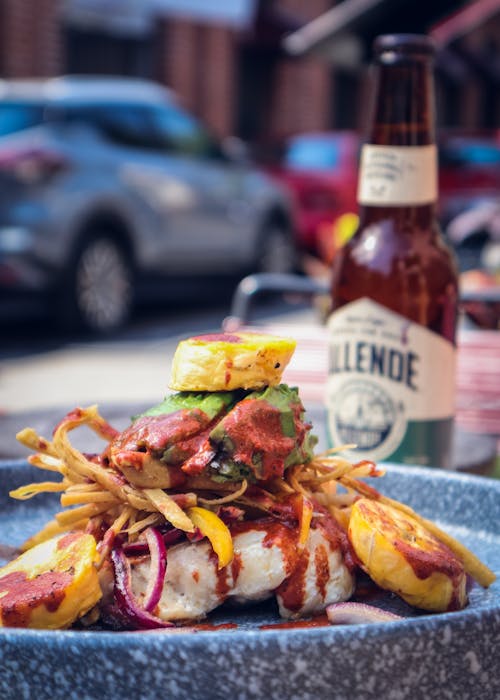 Бесплатное стоковое фото с бутылка пива, искусство еды, мексиканская еда