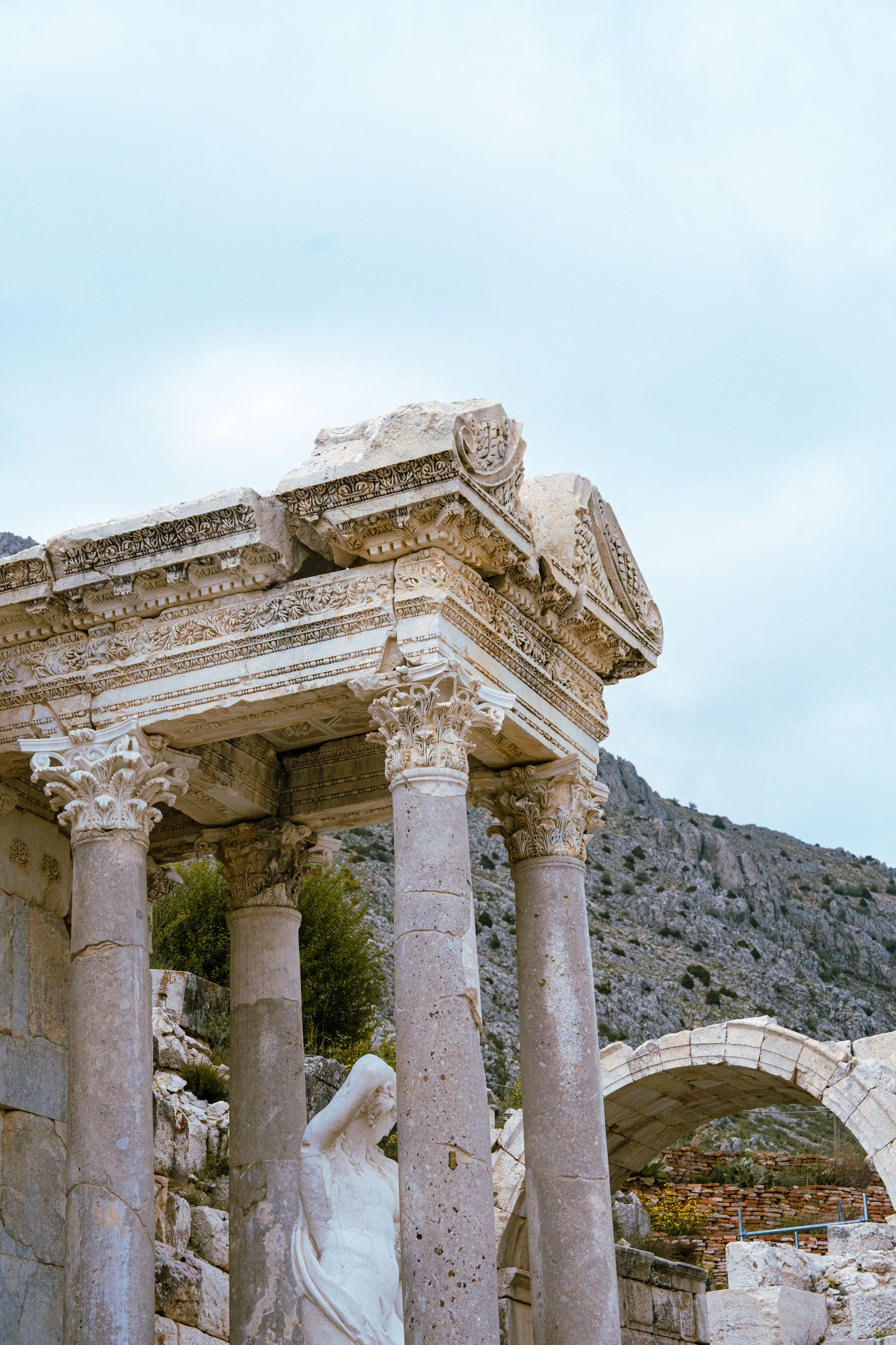 Ancient Roman Ruins with Stone Columns · Free Stock Photo