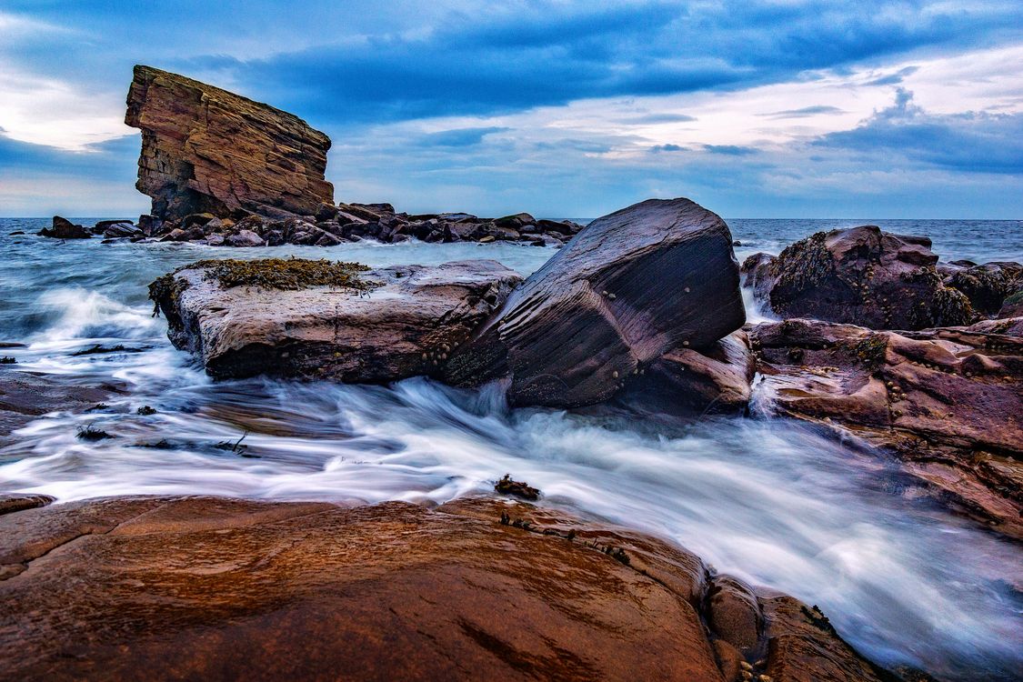 Light Beach Rocks Rocks on the Beach at Sunset, Long Exposure · Free Stock Photo