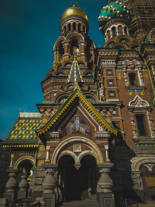 Free Low-angle shot of the colorful Church of the Savior on Spilled Blood in St. Petersburg, Russia under clear skies. Stock Photo