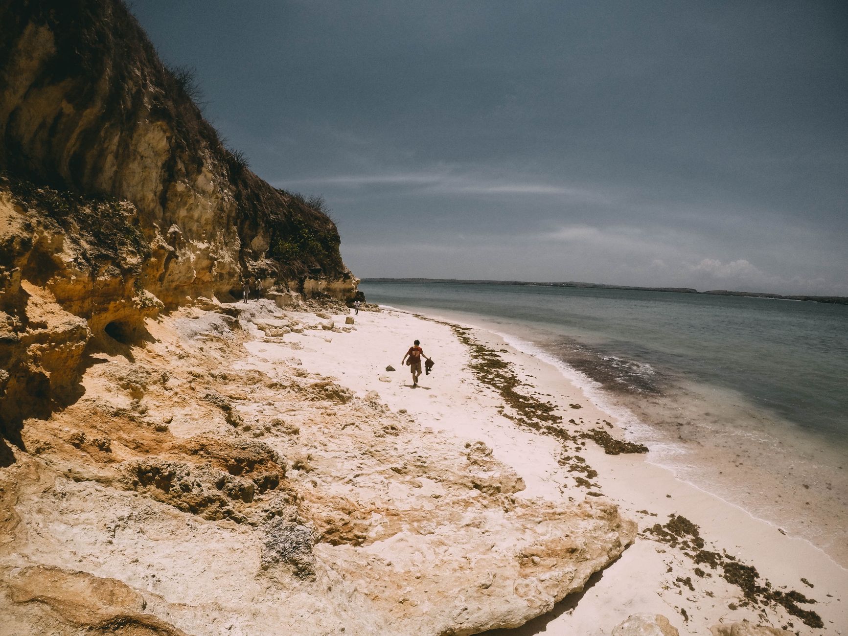 Pantai Mbawana Sumba: Surga Tersembunyi di NTT yang Wajib Dikunjungi
