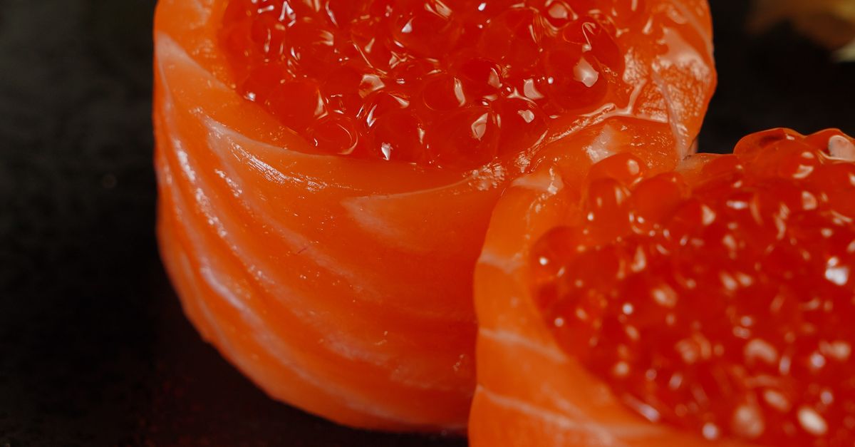 Extreme Close-up of a Sushi Roll · Free Stock Photo