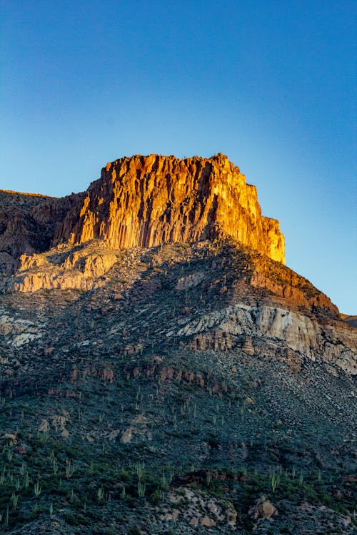 Foto Van Rocky Mountain Onder Blauwe Hemel
