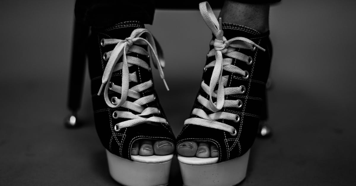 How to paint rubber shoe soles
