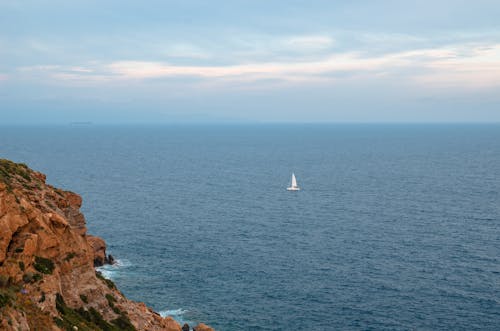 Foto d'estoc gratuïta de bell paisatge, cel blau, embarcació de vela