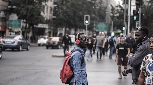 Foto De Homem Usando óculos De Sol