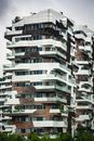 意大利米兰的现代时尚建筑由带阳台的住宅楼组成