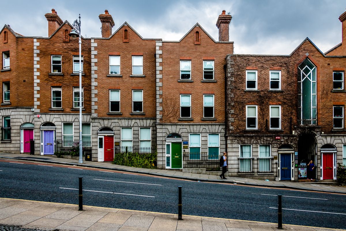 Dublin - fațade colorate de case în cartier