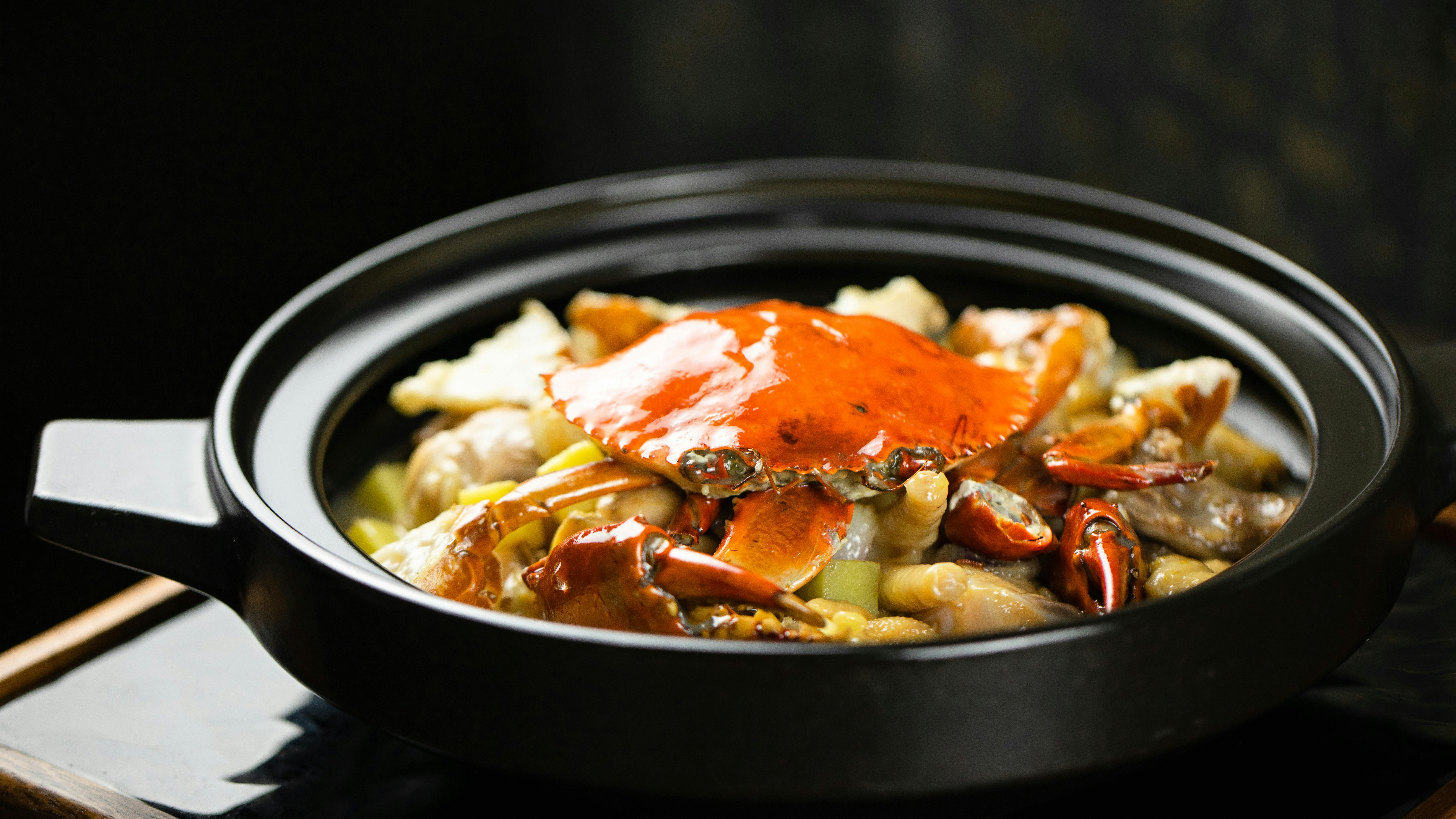Viral Chinese Import: The 'Mala Crab' Hotpot Taking Over Orchard Road – 2-Hour Queues Post feature image