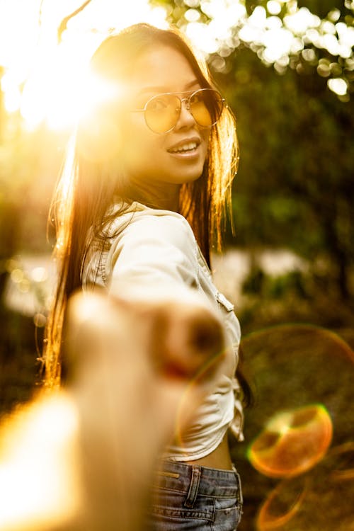 Free Foto De Mulher Usando óculos De Sol Stock Photo