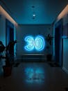 明亮的现代走廊里，霓虹灯“30”标志与植物相映成趣，营造出时尚的氛围