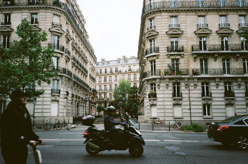 Foto Der Person, Die Motorrad Fährt
