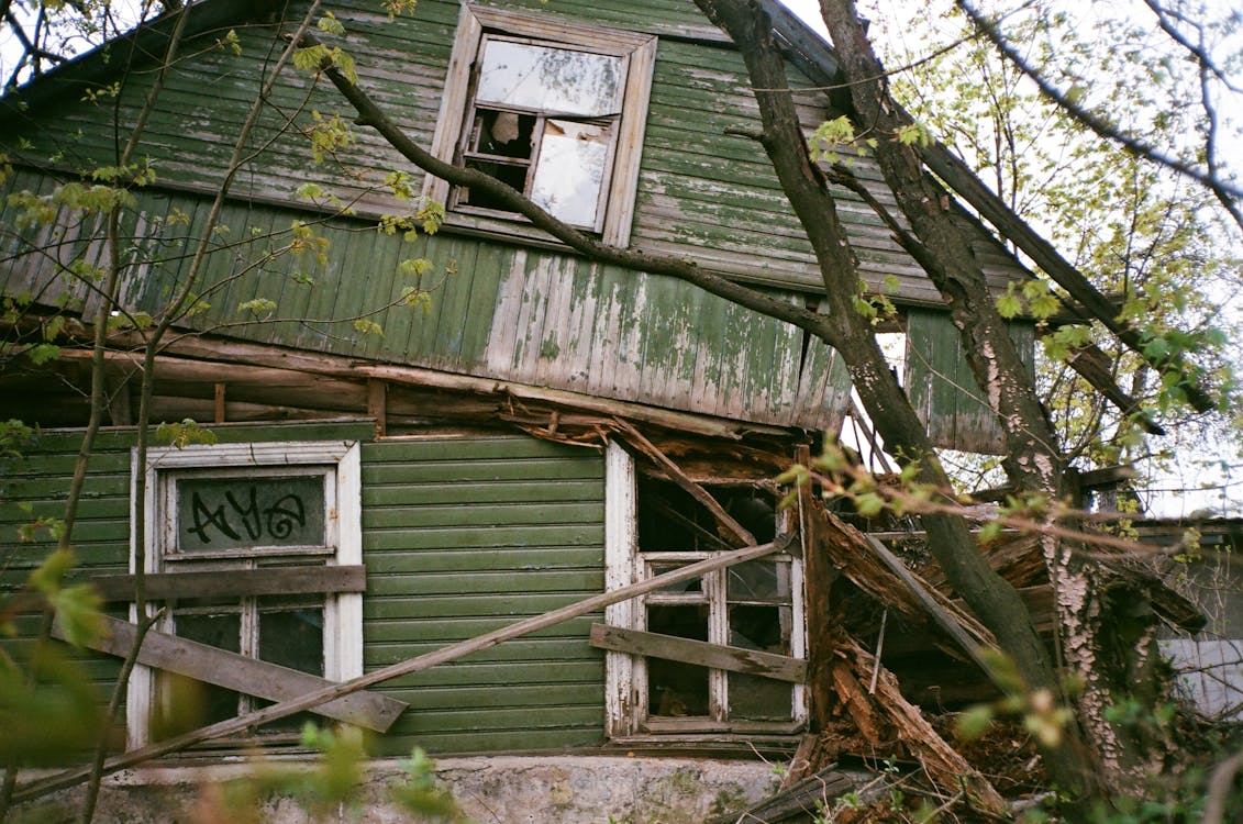 Casa Verde De 2 Plantas