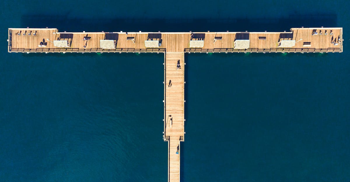 Brown Wooden Dock · Free Stock Photo