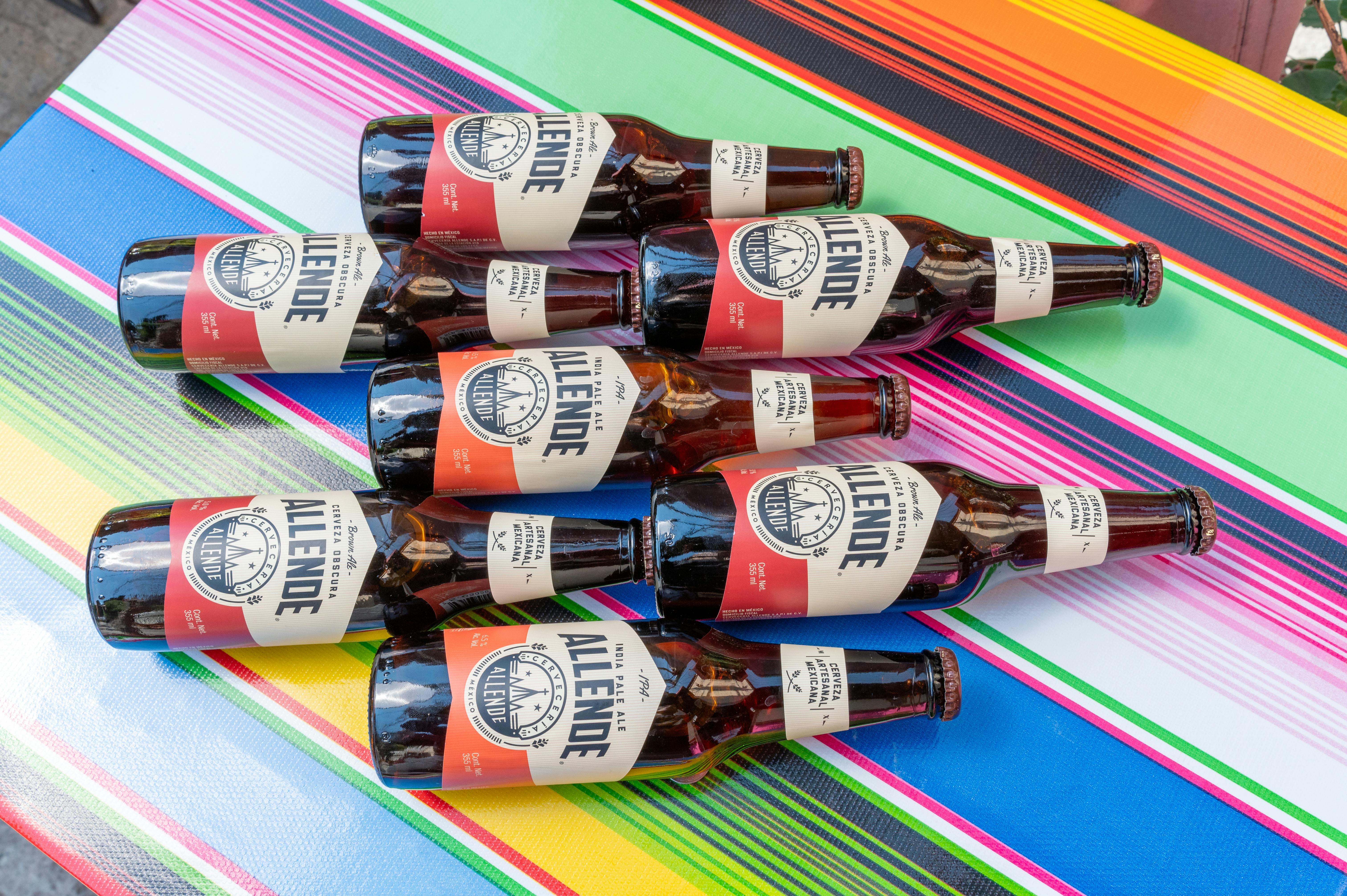 Descubre quién canta Cerveza Cerveza en este post