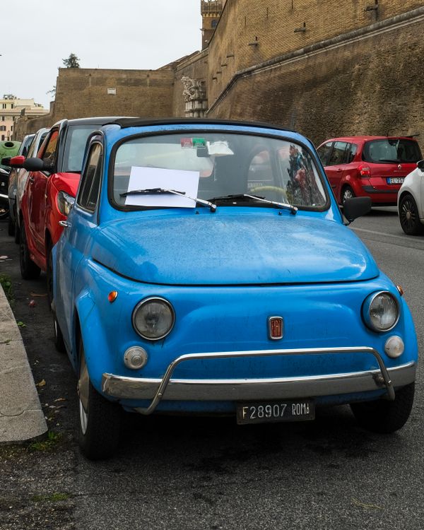 FIAT 500 Parked on Street · Free Stock Photo