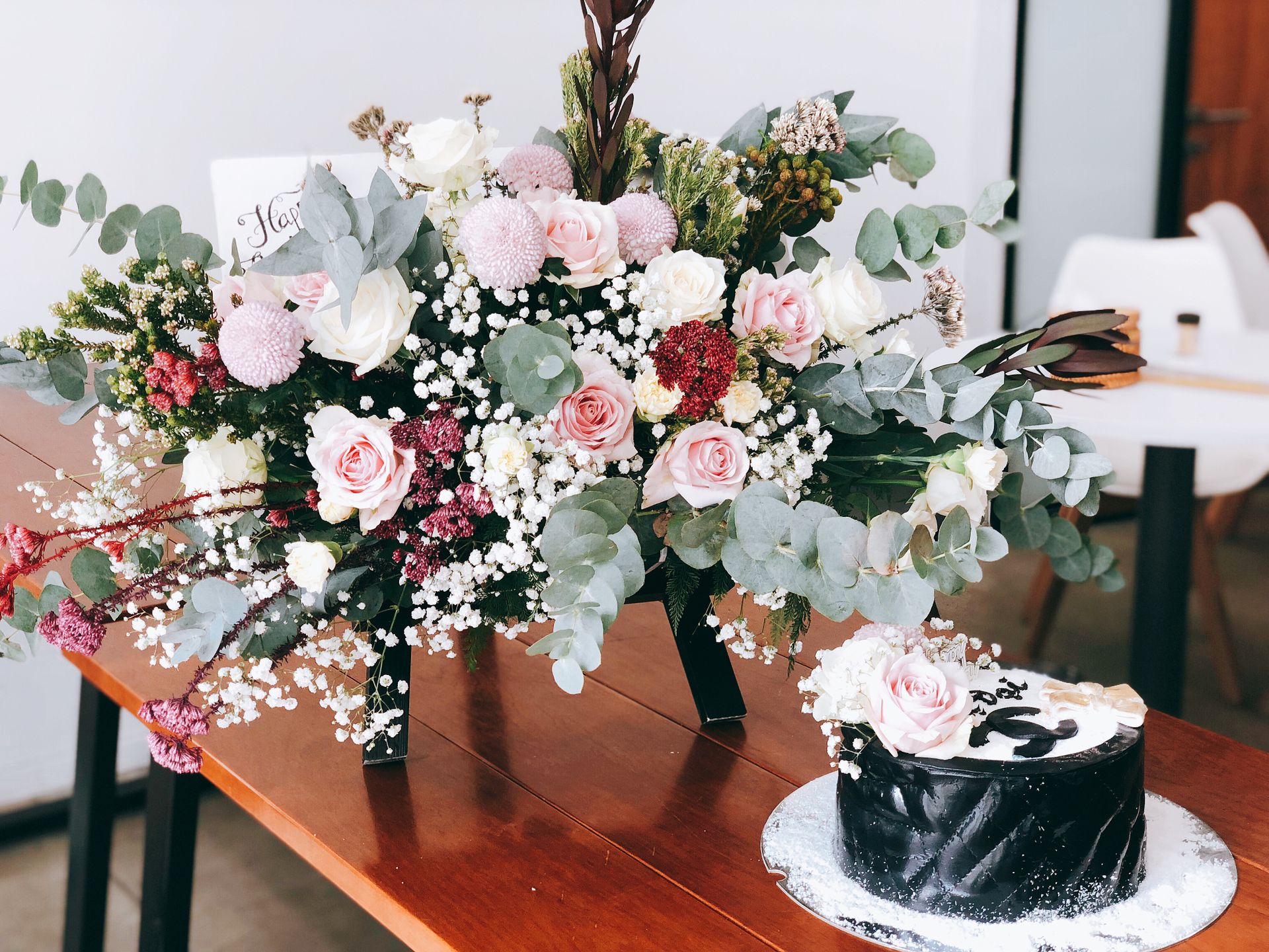 White and Pink Roses Flower Arrangement