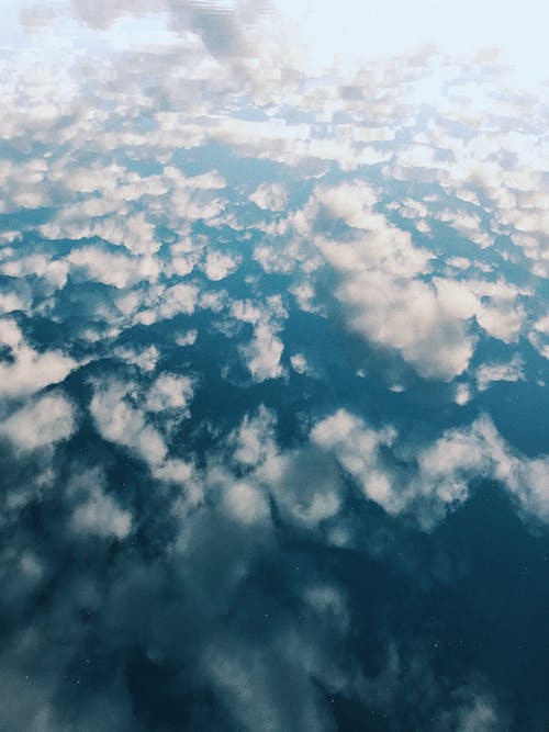 無料 空の白い雲 写真素材