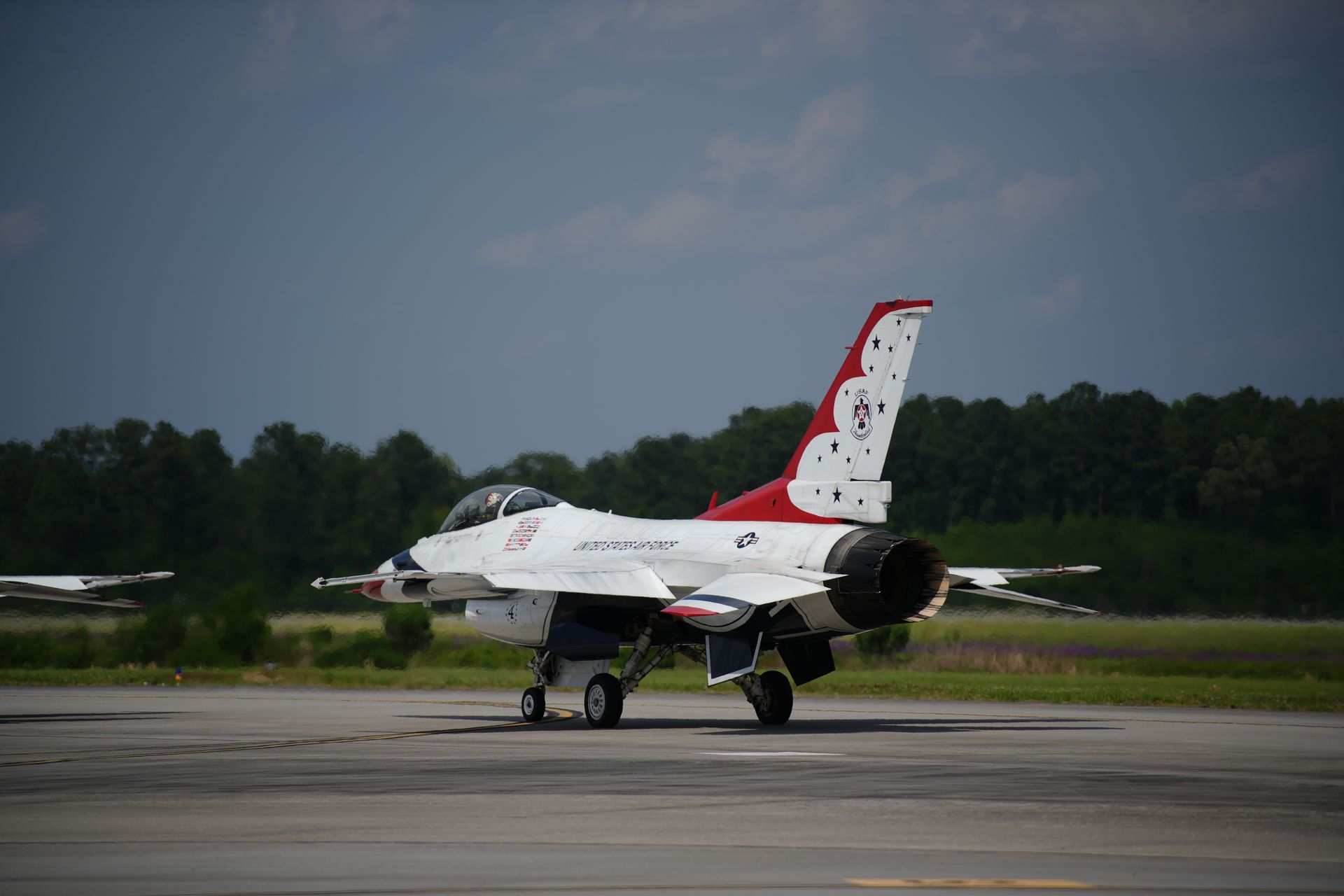 F-16 of the Air Demonstration Squadron Thunderbirds in USA