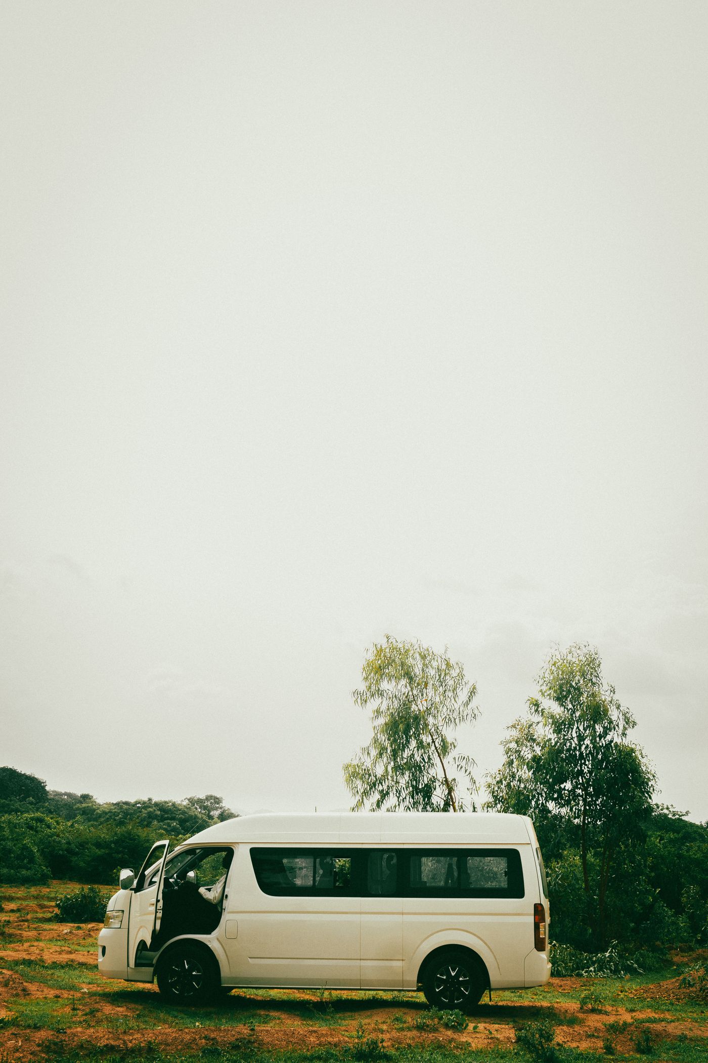 Force Tempo Traveller (13-Seater) 3