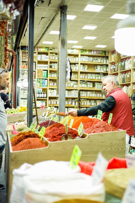 Mengenal Bahan-Bahan Segar: Petualangan di Pasar Nishiki Mengenal Bahan-Bahan Segar: Petualangan di Pasar Nishiki