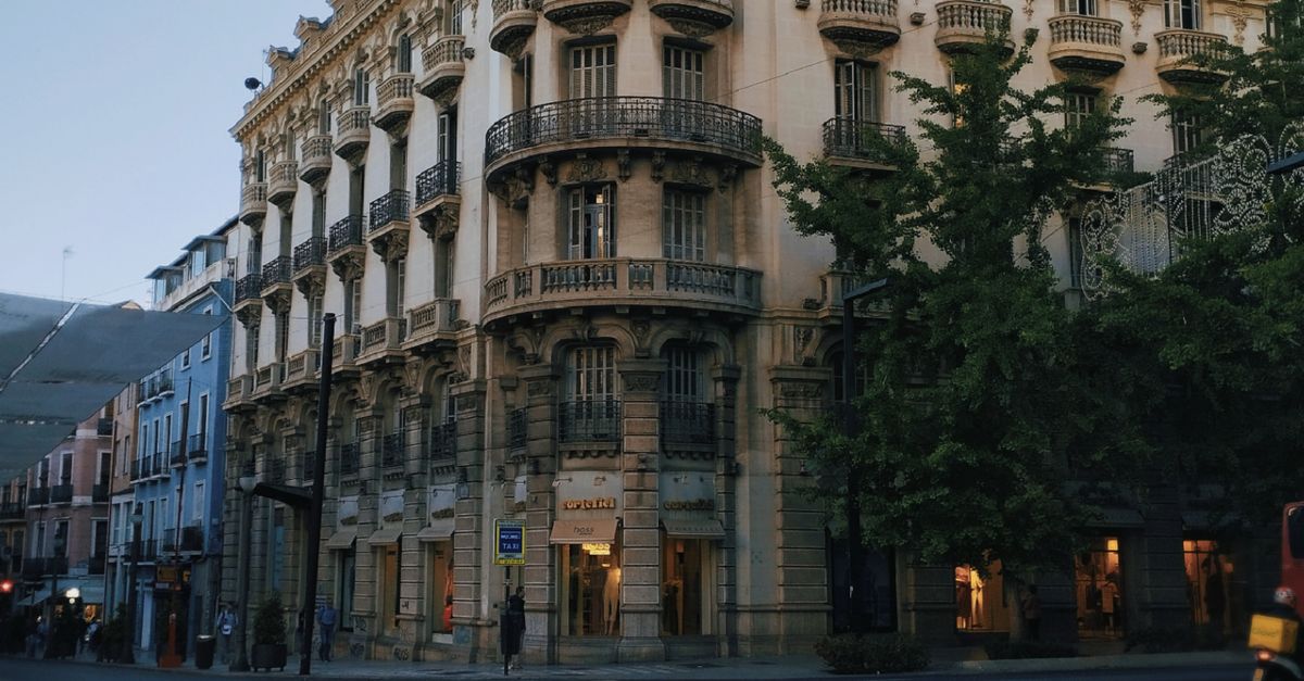 Colon Building The Edificio Colon Building in Granada, Spain · Free Stock Photo