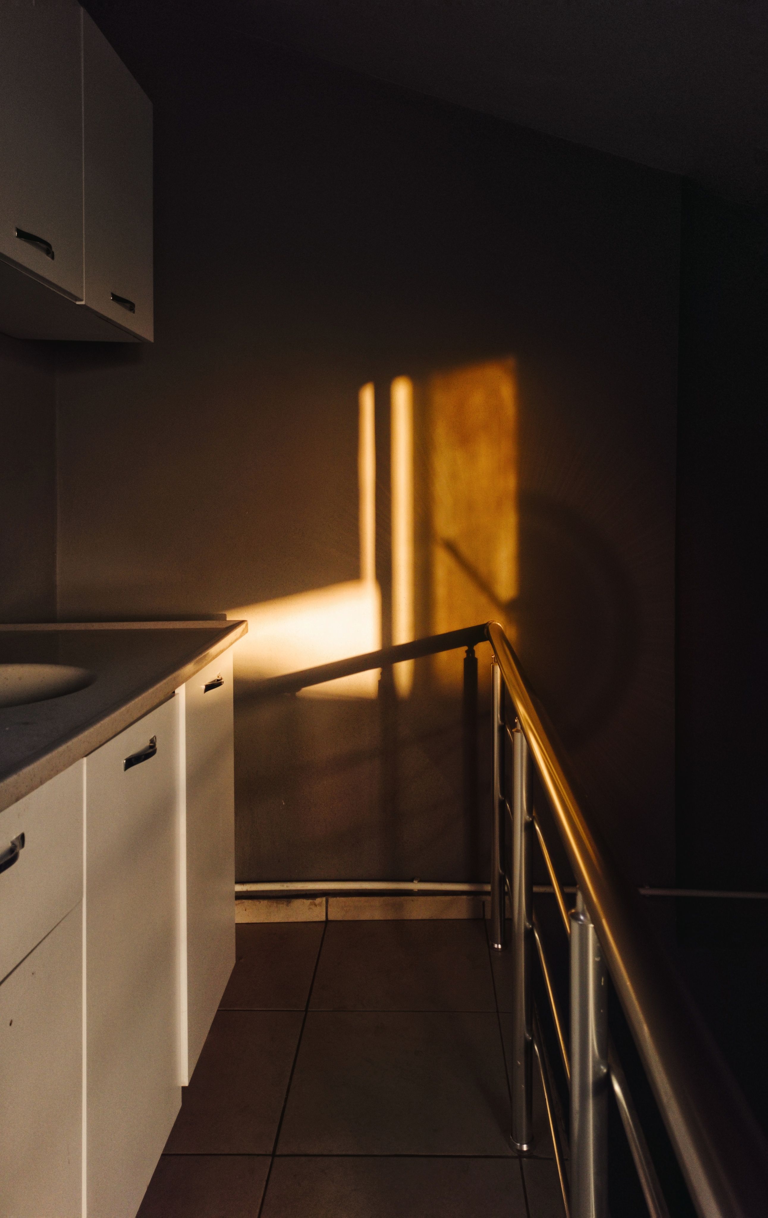 Dark And Moody Kitchen Modern Photos, Download The BEST Free Dark And ...