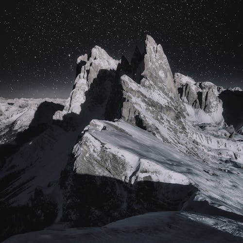 免费 晚上雪山的照片 素材图片
