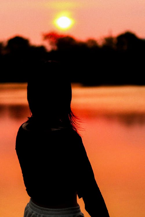 Foto d'estoc gratuïta de llac del capvespre, nena, vietnamita