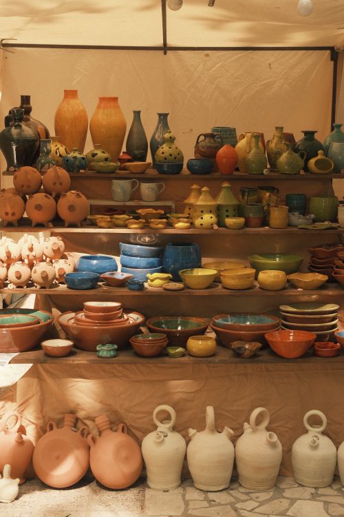 Handmade ceramics, photo by Anna Chyzh on Pexels