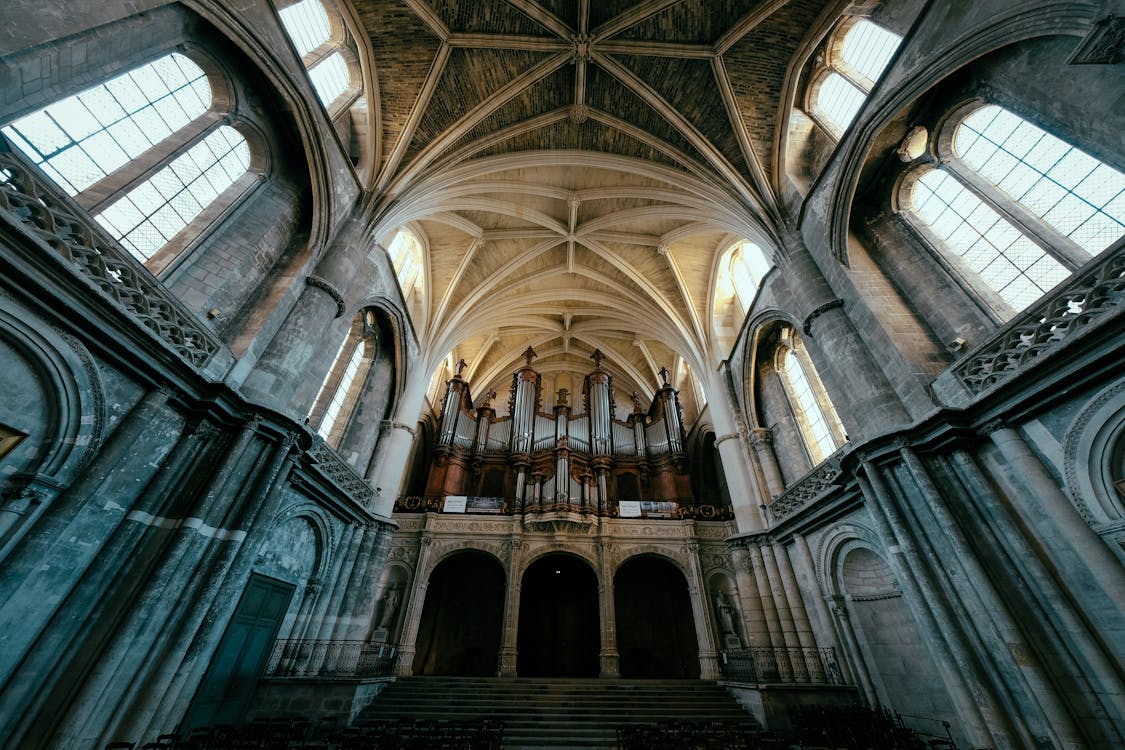 Bâtiment En Béton Gris