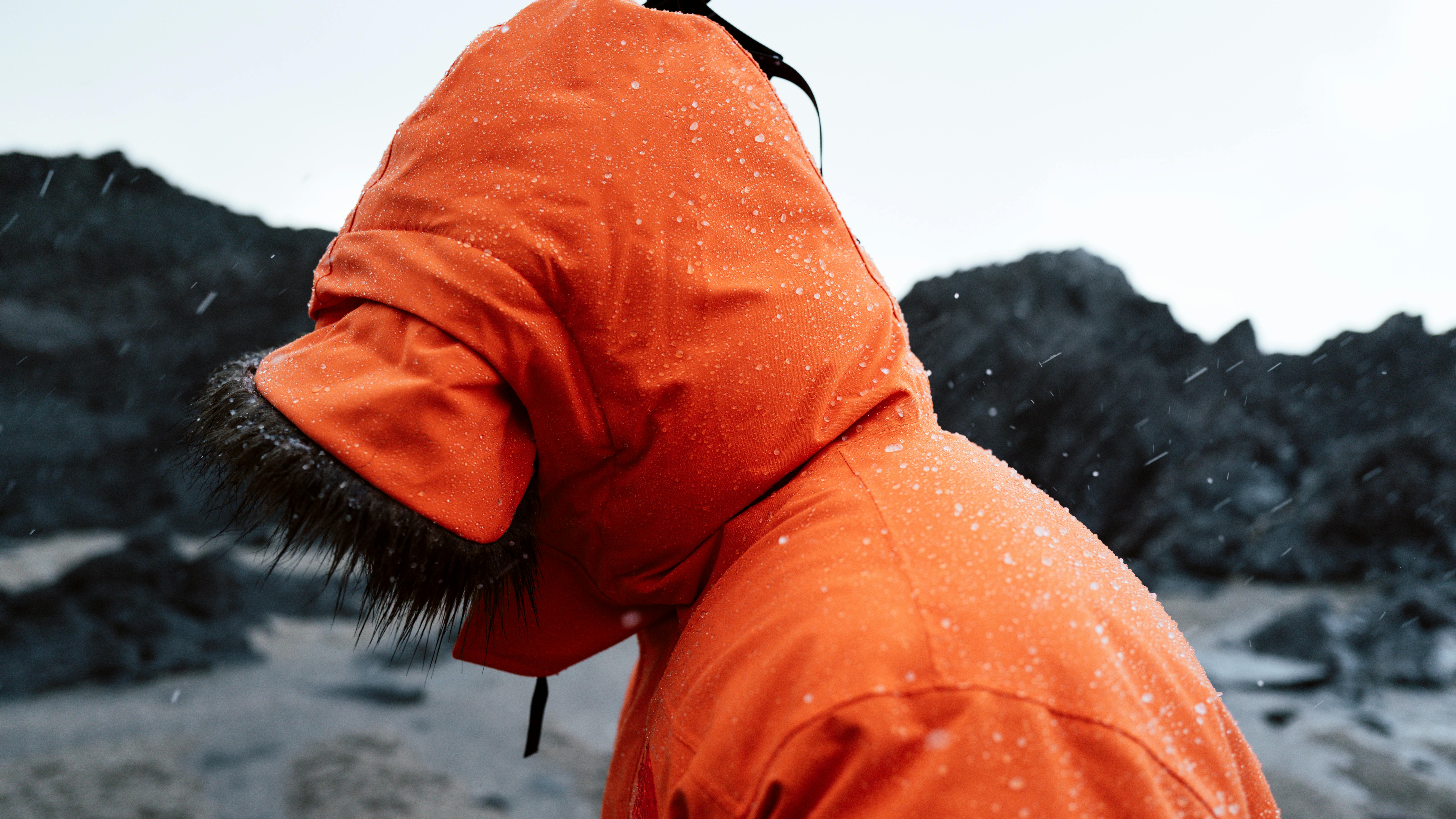 vânt intens, ploi în sud și ninsori în Transilvania, Moldova și zone montane