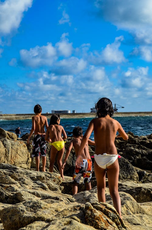 兒童, 在沙滩上, 海滩背景 的 免费素材图片