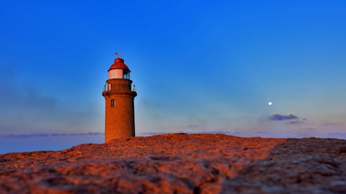 Immagine gratuita di cielo azzurro, faro