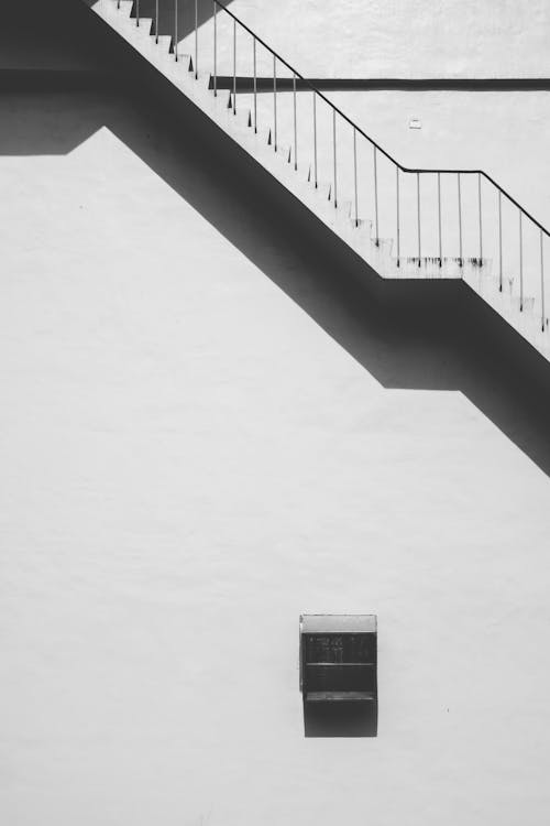 бесплатная Белая лестница Стоковое фото
