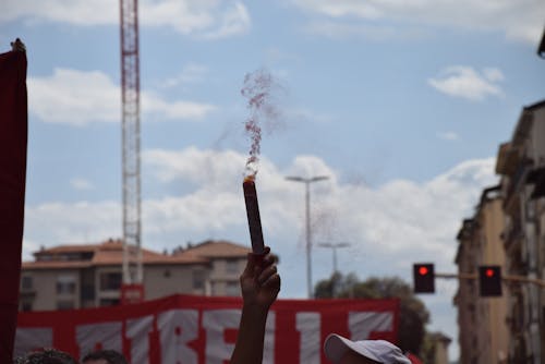 Immagine gratuita di fumogeno, manifestazione politica