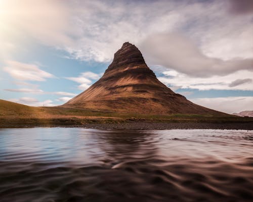 Núi Kirkjufell ở Iceland