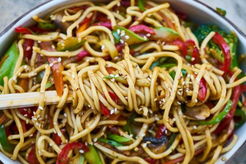Sesame noodles tossed with colorful vegetables — photo by Engin Akyurt on Pexels