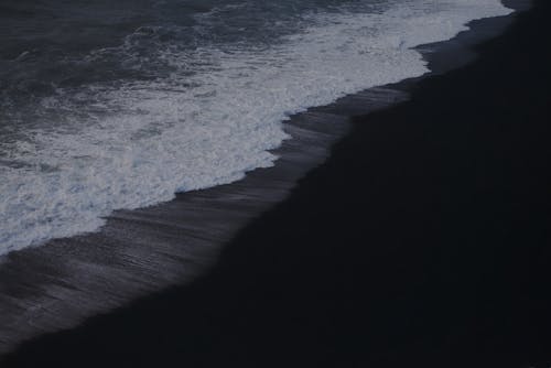黑沙滩照片